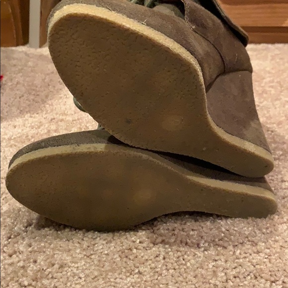 Olive green wedge booties - Picture 3 of 5